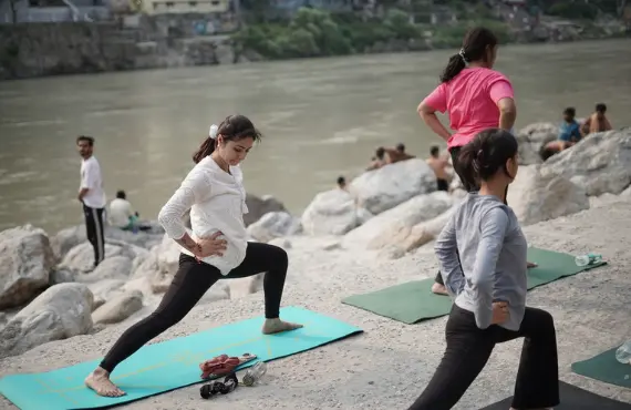7-Day yoga retreat moment