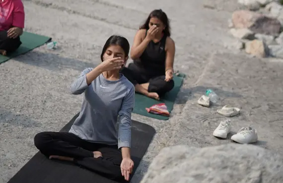 7-Day yoga retreat moment