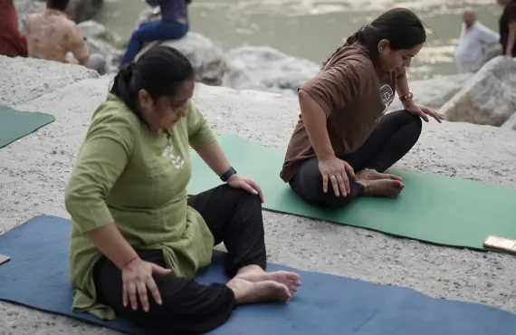 7-Day yoga retreat moment